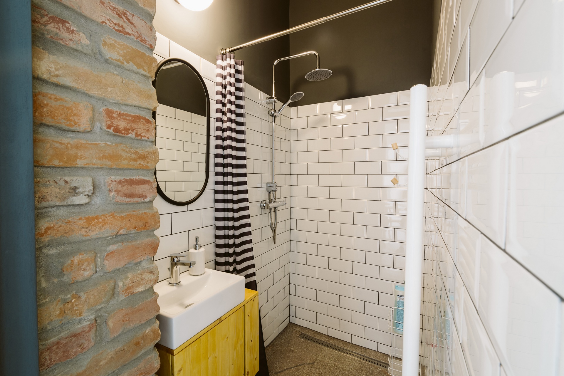 Baia - Hangers - apartament cu duș și closet separat Airbnb